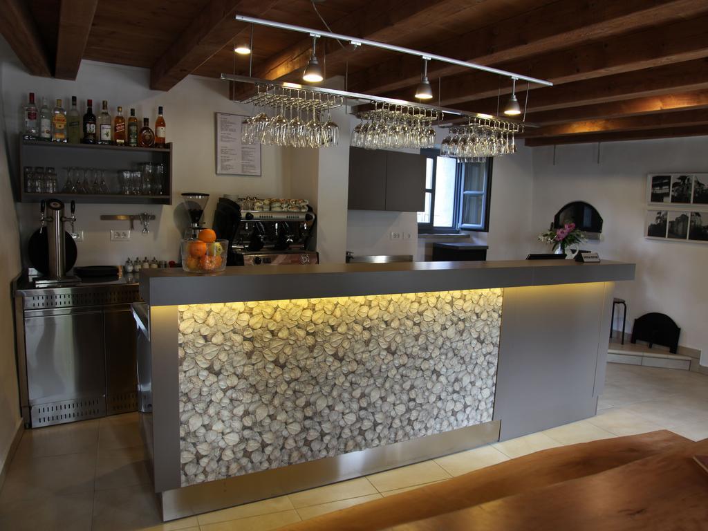 Boutique Hotel Dvor Доброво Экстерьер фото