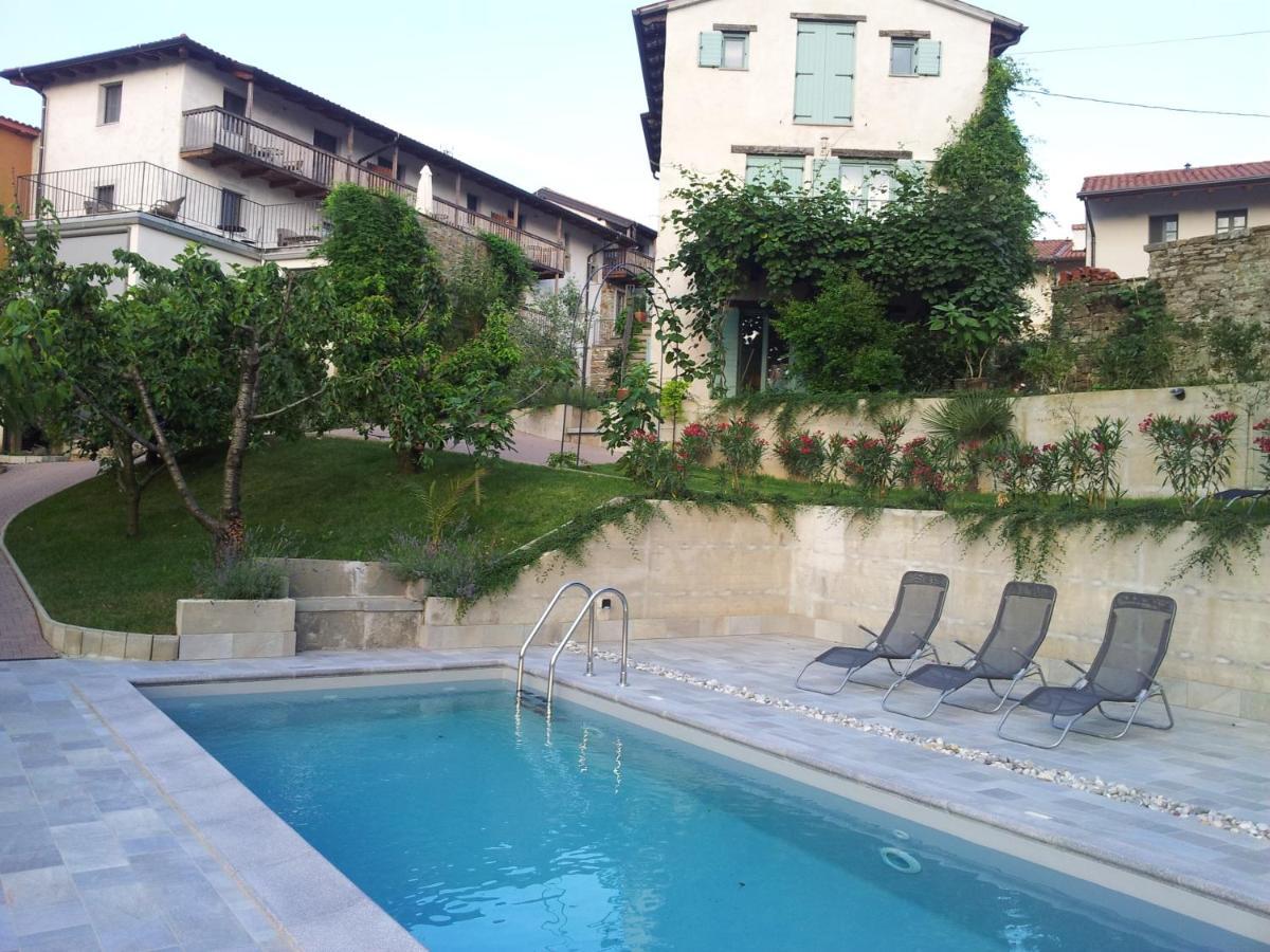 Boutique Hotel Dvor Доброво Экстерьер фото
