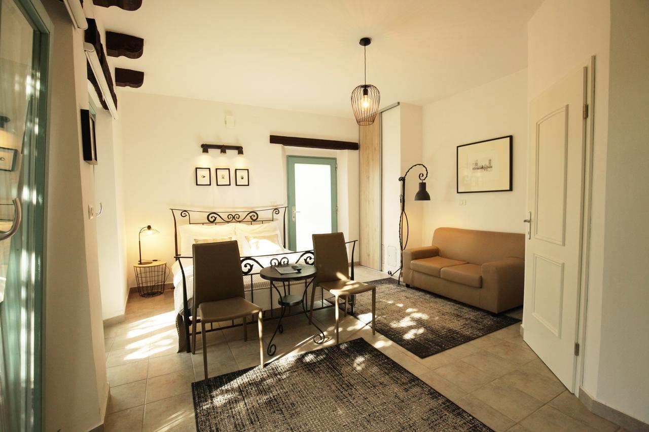 Boutique Hotel Dvor Доброво Экстерьер фото